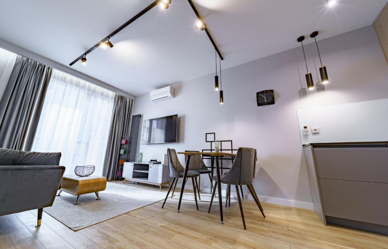 Bright And Charming- Golden Apartments- City Center&S18 Varsavia Esterno foto