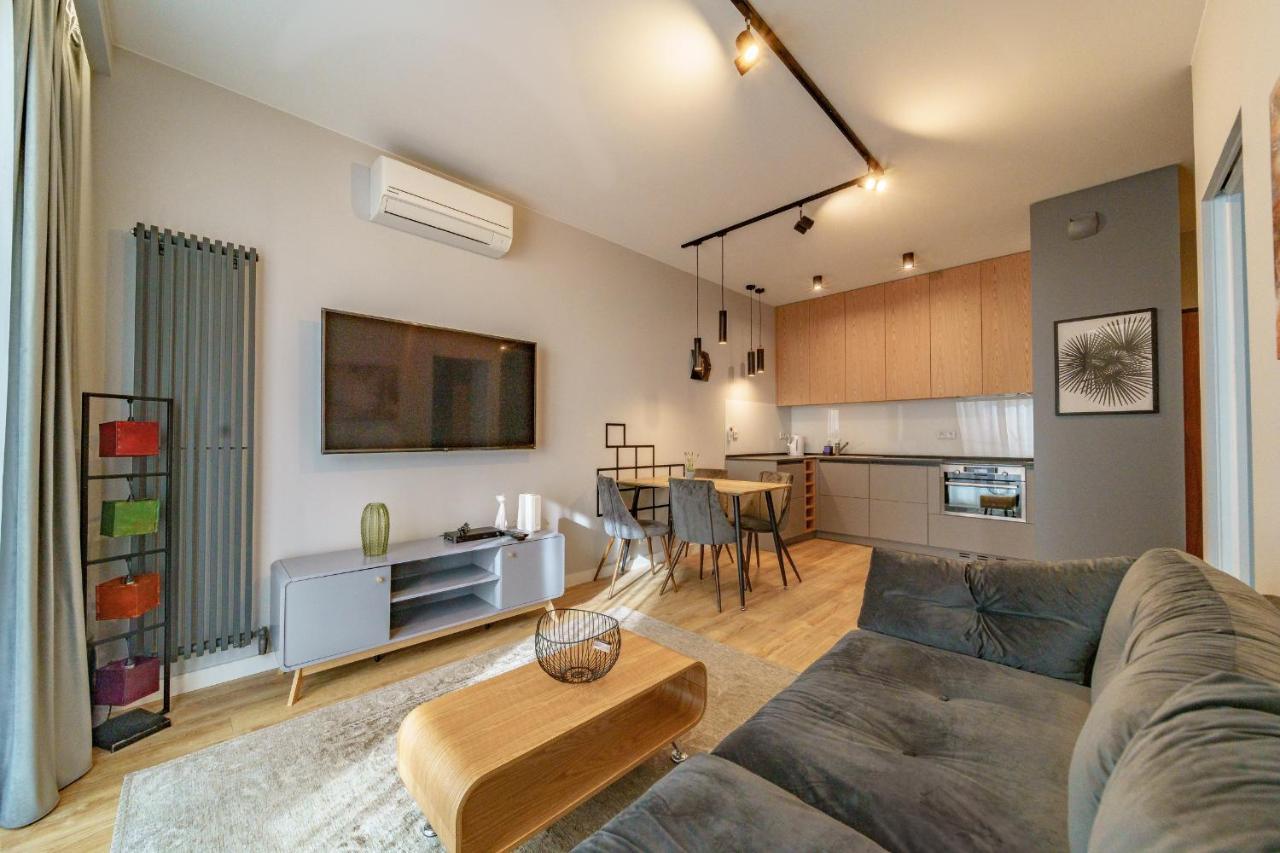 Bright And Charming- Golden Apartments- City Center&S18 Varsavia Esterno foto