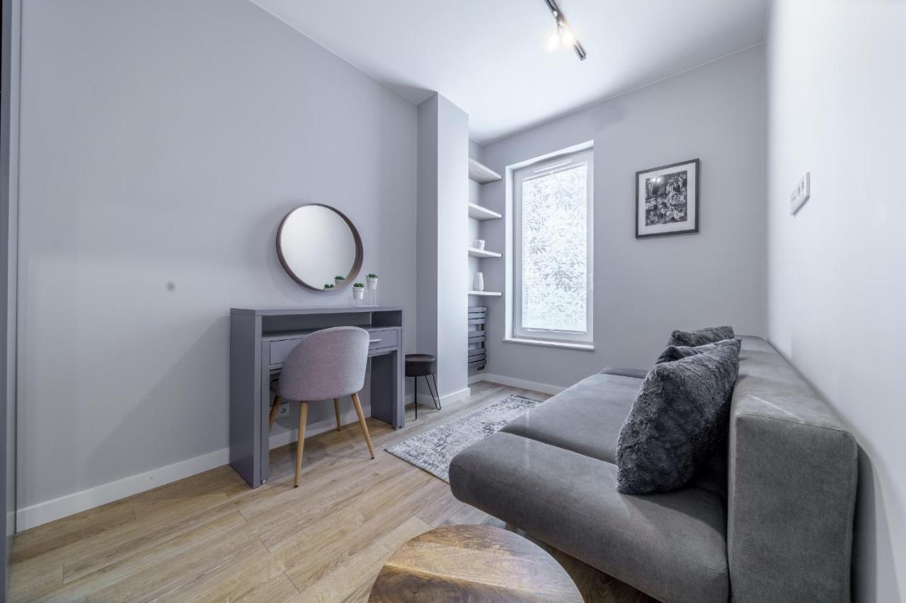 Bright And Charming- Golden Apartments- City Center&S18 Varsavia Esterno foto