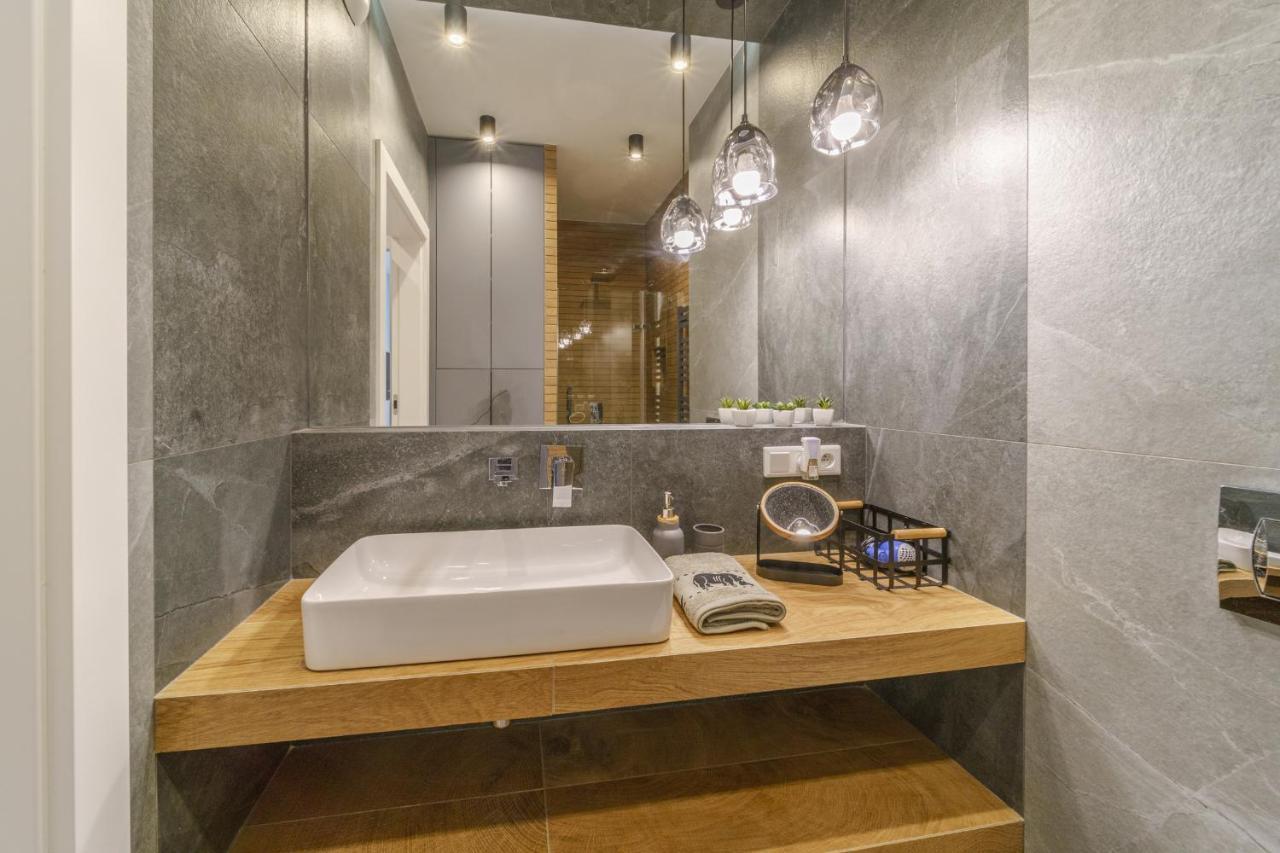 Bright And Charming- Golden Apartments- City Center&S18 Varsavia Esterno foto
