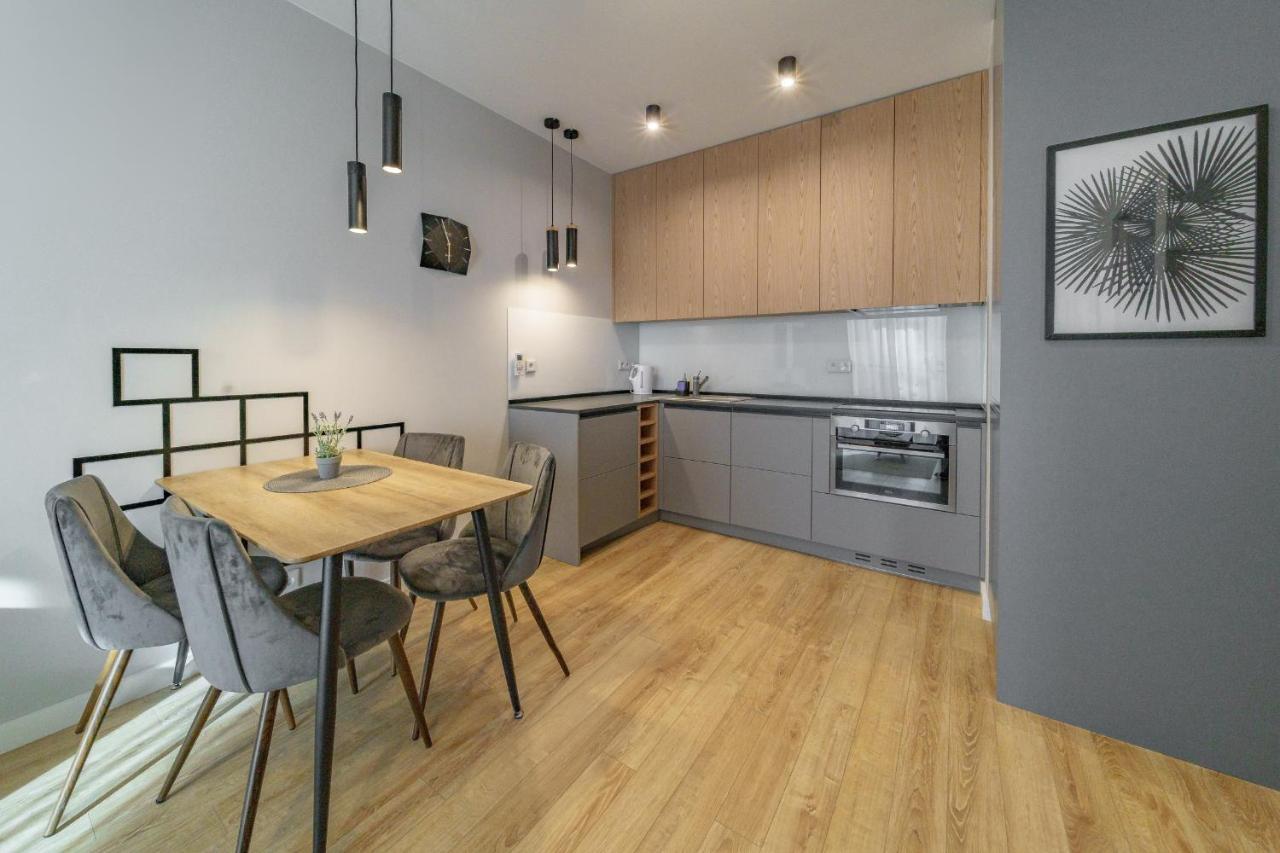 Bright And Charming- Golden Apartments- City Center&S18 Varsavia Esterno foto